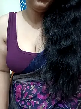 Snapshot of Priya_Boudi chatting on September 2025 06:47:01 PM Priya Boudi online show from September 2025 06:47:01 PM