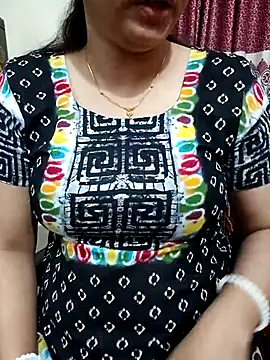 Snapshot of Priya_Boudi chatting on October 2025 06:09:01 PM Priya Boudi online show from October 2025 06:09:01 PM