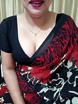 Snapshot of Priya_Boudi chatting on February 2025 05:20:01 PM Priya Boudi online show from February 2025 05:20:01 PM
