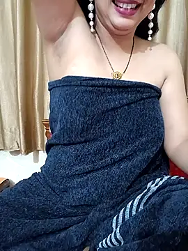 Snapshot of Priya_Boudi chatting on February 2025 07:44:02 PM Priya Boudi online show from February 2025 07:44:02 PM