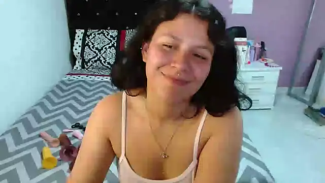 Snapshot of soniafuckboobs chatting on March 2025 06:29:02 PM soniafuckboobs online show from March 2025 06:29:02 PM