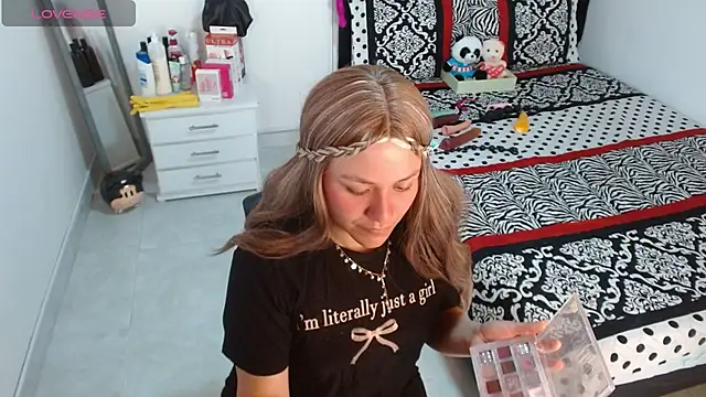 Snapshot of soniafuckboobs chatting on October 2025 12:26:02 PM soniafuckboobs online show from October 2025 12:26:02 PM