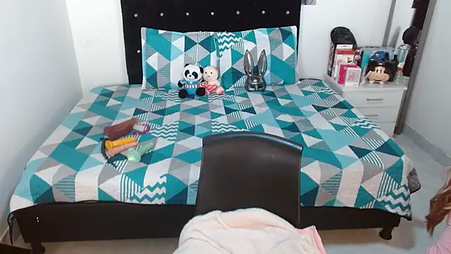 Snapshot of soniafuckboobs chatting on September 2025 12:34:02 PM soniafuckboobs online show from September 2025 12:34:02 PM