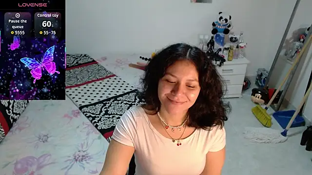 Snapshot of soniafuckboobs chatting on February 2026 12:27:02 PM soniafuckboobs online show from February 2026 12:27:02 PM