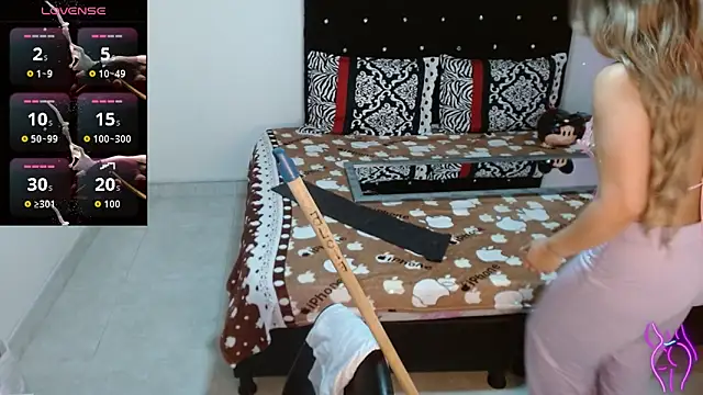 Snapshot of soniafuckboobs chatting on November 2025 04:06:02 PM soniafuckboobs online show from November 2025 04:06:02 PM