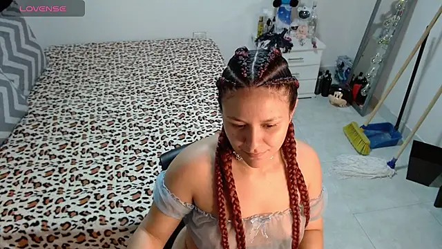 Snapshot of soniafuckboobs chatting on February 2026 12:30:02 AM soniafuckboobs online show from February 2026 12:30:02 AM