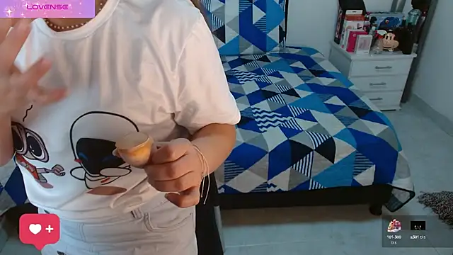 Snapshot of soniafuckboobs chatting on September 2025 12:33:01 PM soniafuckboobs online show from September 2025 12:33:01 PM