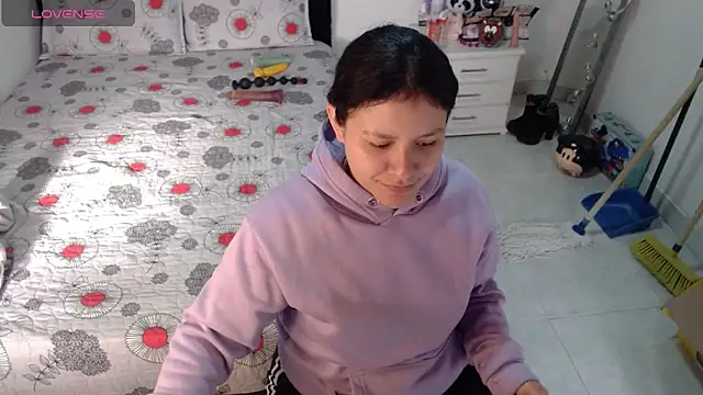 Snapshot of soniafuckboobs chatting on April 2026 12:17:02 PM soniafuckboobs online show from April 2026 12:17:02 PM