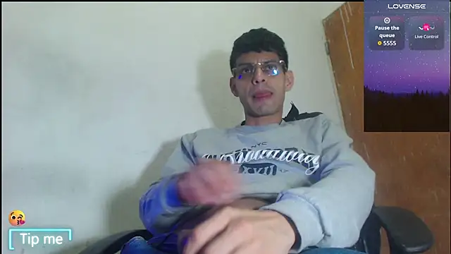 GrayHornyX online show from April 2026 08:20:01 PM