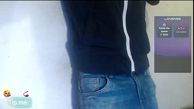 Snapshot of GrayHornyX chatting on December 2025 06:46:02 AM GrayHornyX online show from December 2025 06:46:02 AM