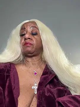 Snapshot of BreanaDivine chatting on February 2025 01:54:02 AM BreanaDivine online show from February 2025 01:54:02 AM