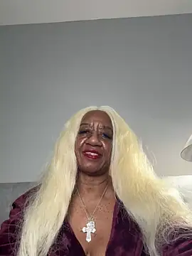 Snapshot of BreanaDivine chatting on February 2025 02:06:02 AM BreanaDivine online show from February 2025 02:06:02 AM