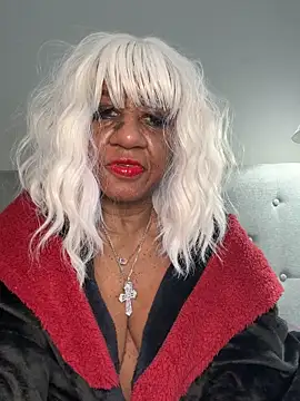 Snapshot of BreanaDivine chatting on March 2025 08:25:01 PM BreanaDivine online show from March 2025 08:25:01 PM