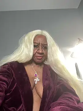 Snapshot of BreanaDivine chatting on February 2025 01:53:01 AM BreanaDivine online show from February 2025 01:53:01 AM