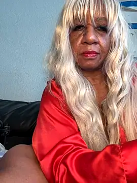 Snapshot of BreanaDivine chatting on October 2025 06:08:01 PM BreanaDivine online show from October 2025 06:08:01 PM