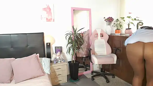 DonaBella17 online show from October 2025 12:26:02 PM