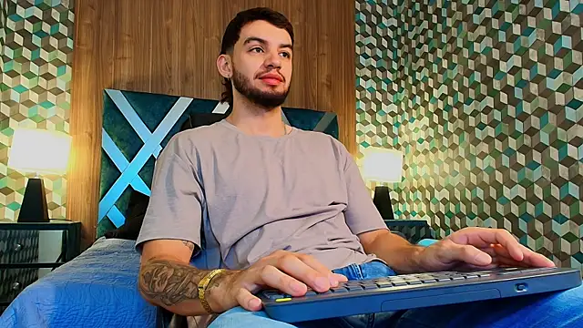 Michael magno online show from November 2025 05:16:02 PM