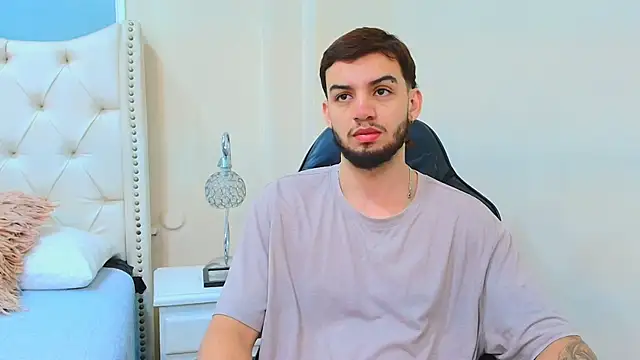 Michael magno online show from November 2025 12:31:02 PM