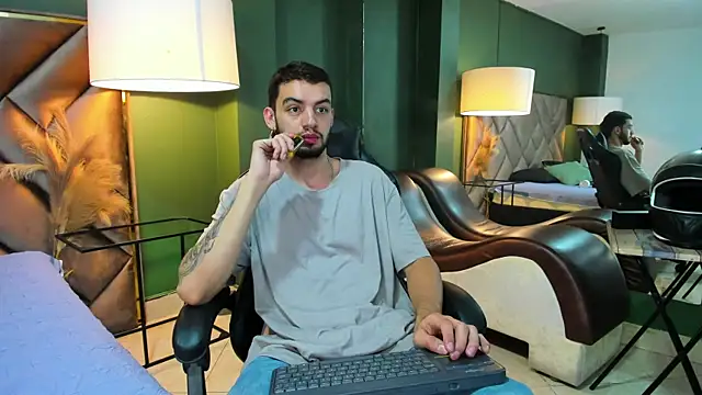 Michael magno online show from September 2025 08:03:02 PM