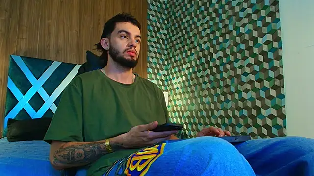 Michael magno online show from October 2025 08:31:02 PM