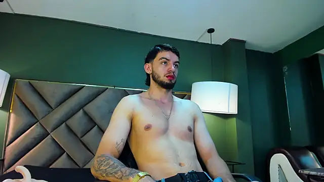 Michael magno online show from November 2025 09:41:01 PM