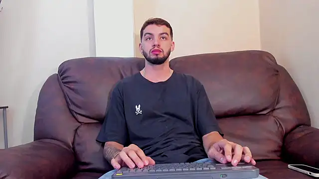 Michael magno online show from October 2025 12:55:02 AM