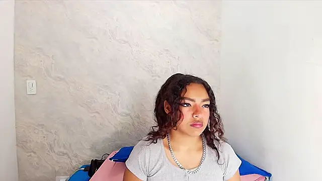 Snapshot of sofi_balvin chatting on February 2025 07:12:02 PM sofi balvin online show from February 2025 07:12:02 PM