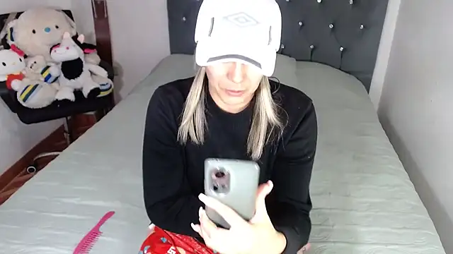 Chantal hott online show from February 2026 05:24:02 PM