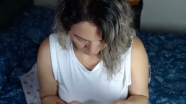 Snapshot of Chantal_hott chatting on May 2026 08:15:01 PM Chantal hott online show from May 2026 08:15:01 PM