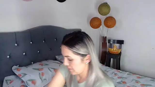 Snapshot of Chantal_hott chatting on May 2026 08:04:02 PM Chantal hott online show from May 2026 08:04:02 PM