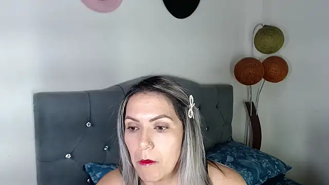 Snapshot of Chantal_hott chatting on May 2026 06:33:01 PM Chantal hott online show from May 2026 06:33:01 PM