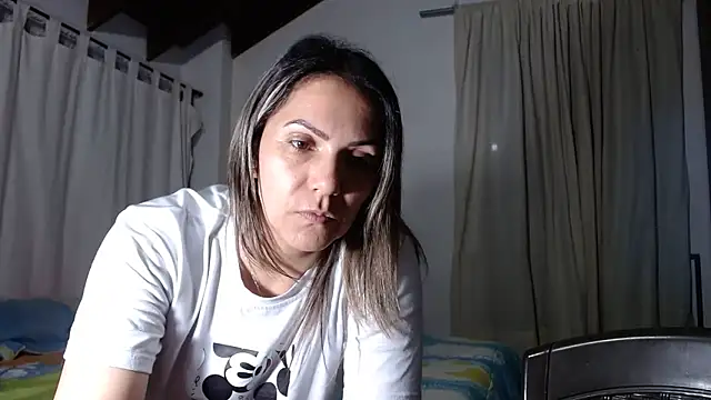 Chantal hott online show from October 2025 02:01:01 AM