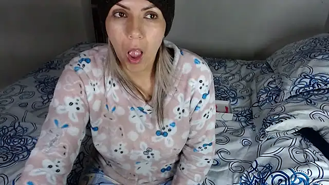 Chantal hott online show from April 2026 02:45:02 AM