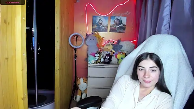 Fiery Brunette  online show from May 2026 06:55:01 AM