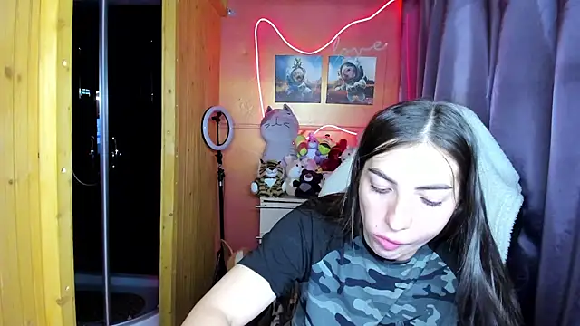Snapshot of Fiery_Brunette_ chatting on July 2026 04:42:01 AM Fiery Brunette online show from July 2026 04:42:01 AM