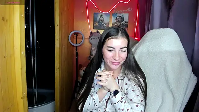 Fiery Brunette  online show from October 2025 04:16:02 AM