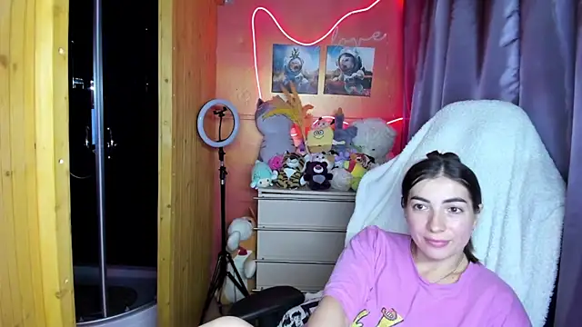 Snapshot of Fiery_Brunette_ chatting on June 2026 05:34:02 PM Fiery Brunette online show from June 2026 05:34:02 PM
