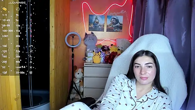 Fiery Brunette  online show from September 2025 05:40:02 PM