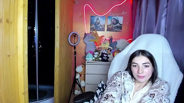 Fiery Brunette  online show from April 2026 11:06:01 AM
