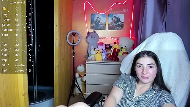 Fiery Brunette  online show from November 2025 12:52:01 PM