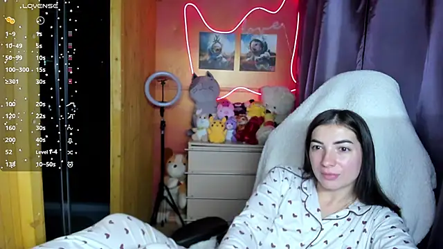 Fiery Brunette  online show from September 2025 03:34:02 AM