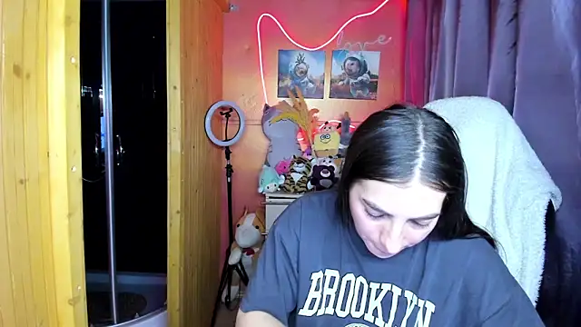 Fiery Brunette  online show from March 2026 08:34:02 AM