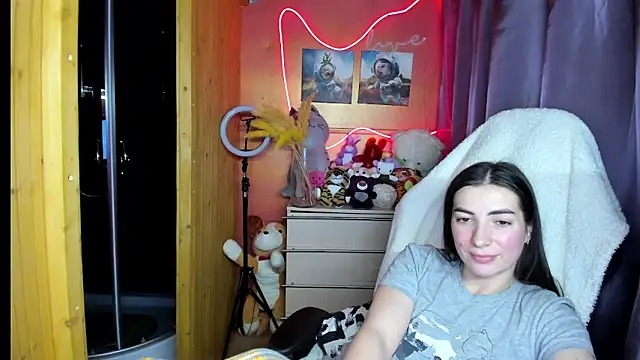 Fiery Brunette  online show from January 2026 11:14:02 AM