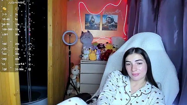 Fiery Brunette  online show from September 2025 11:15:02 AM