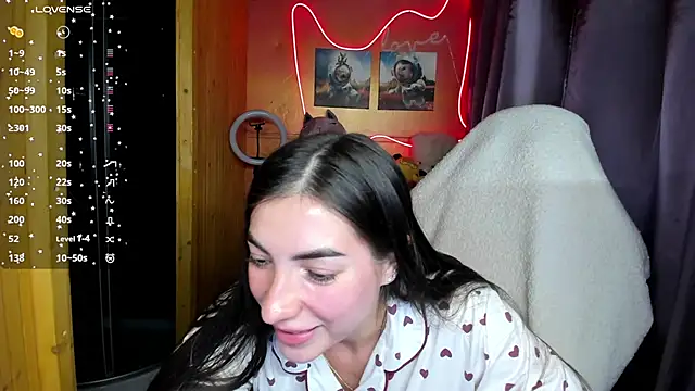 Fiery Brunette  online show from September 2025 10:22:02 AM