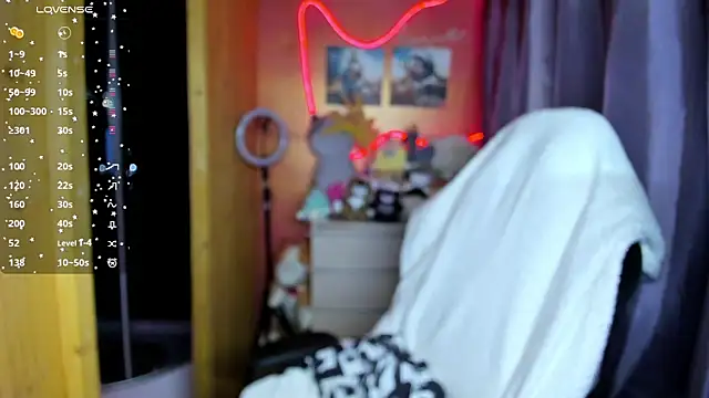 Fiery Brunette  online show from March 2026 04:52:02 AM