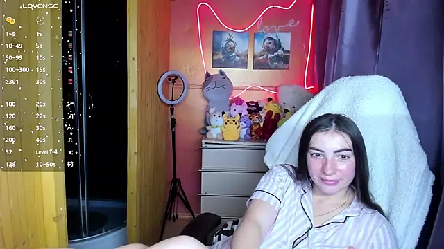 Fiery Brunette  online show from October 2025 08:11:02 AM