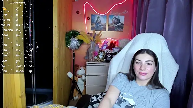 Fiery Brunette  online show from January 2026 04:16:02 AM