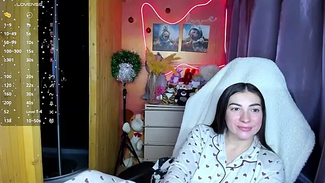 Fiery Brunette  online show from December 2025 01:55:01 PM