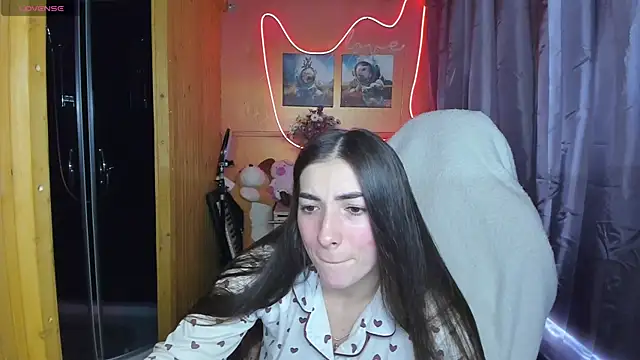 Fiery Brunette  online show from March 2025 08:30:01 AM